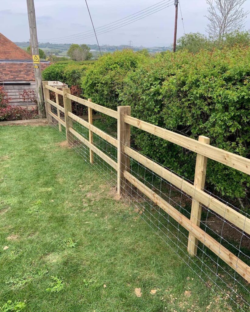 This is a photo of a picket fence and picket gate installed by Fast Fix Fencing Cottenham